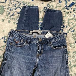 00R skinny Jeans by Hollister. Stretchy material.